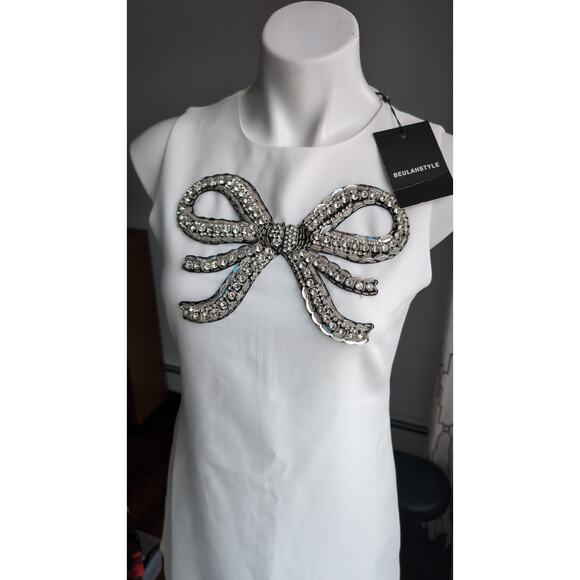 White Rhinestone embellished Bloomingdale's cocktail dress Small - Picture 11 of 17